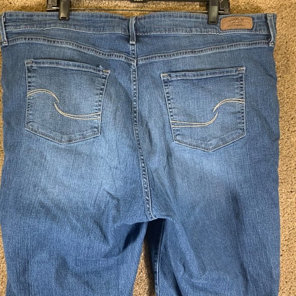 SIGNATURE by LEVI'S Womens Jeans Sz 24M Modern Slim 37x32 Blue Stretchy Denim - Picture 9 of 10